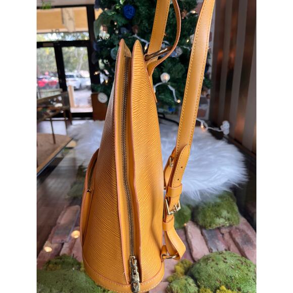 LOUIS VUITTON Yellow Epi Gobelins Backpack VI0935 - Picture 4 of 16